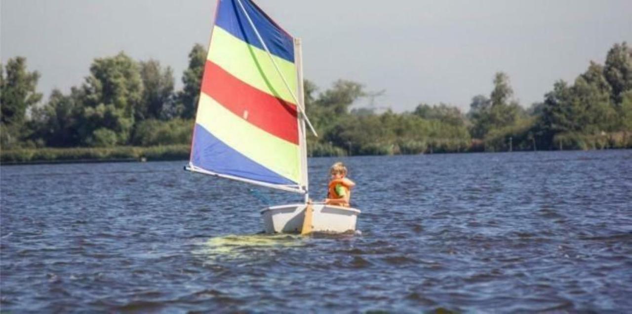 Kajuit423 6Pers 5Sterren Vakantiepark Bergumermeer Aan Het Water In Friesland Met Zwembad Βίλα Suameer Εξωτερικό φωτογραφία
